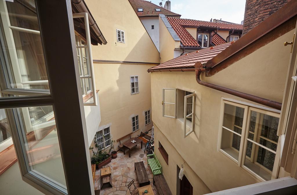 Queen Bee Apartments Prága Kültér fotó